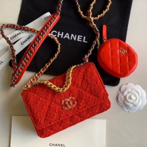 Chanel香奈兒 2020新款千鳥格的woc外加一個零錢包作為這季很火的子母系列 零錢包可以下來 可以掛在其他包上面