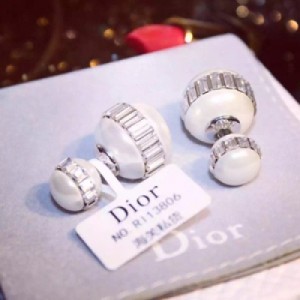 Dior方鑽高大上品質，大小珠 正版打版製作，一比一海外制定，精細超贊的做工!