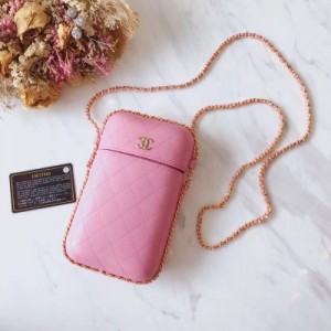 Chanel香奈兒 紅色/粉色/黑色 牛皮鏈條手機包，小巧方便，可隨身攜放小物件。尺寸高20cm