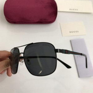 Gucci古馳太陽眼鏡 GG0107金屬個性方框款偏光太陽鏡 Size：62-16-138