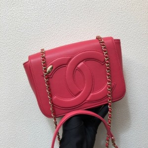 Chanel香奈兒 2019最新款口蓋包 包身採用進口小羊皮 內裏搭配牛仔布 可單肩 可斜挎 尺寸：18*8*13