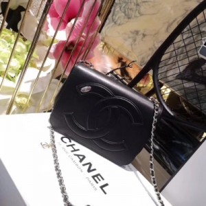 Chanel香奈兒 19ss 復古大logo 超美爆款 上身帥炸 春夏新款
